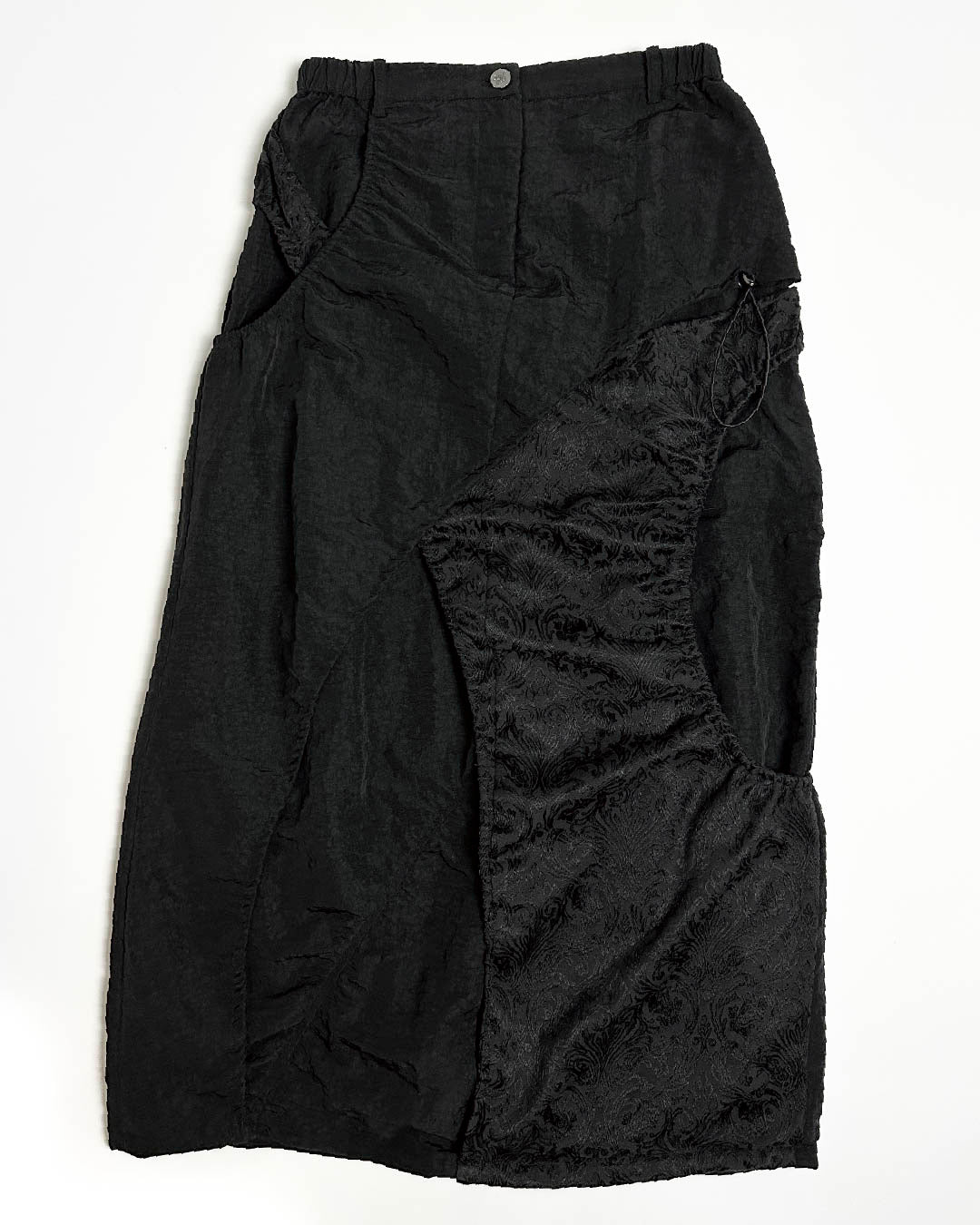 25AW-010 SKIRT - Spiral (Black)