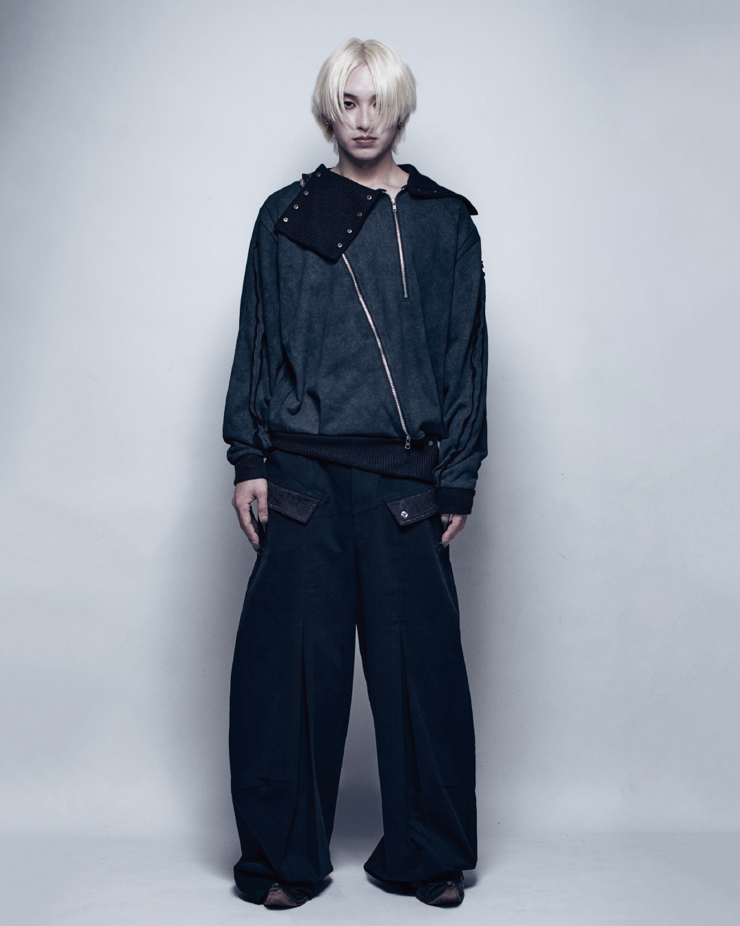 25AW-008 PANTS - The curtains