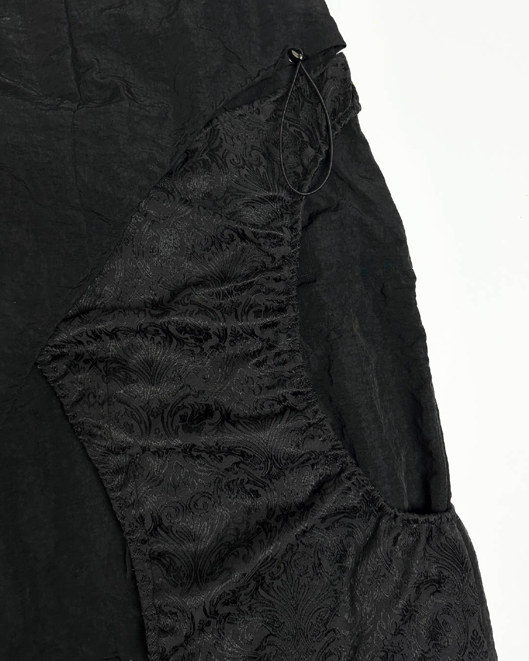 25AW-010 SKIRT - Spiral (Black)