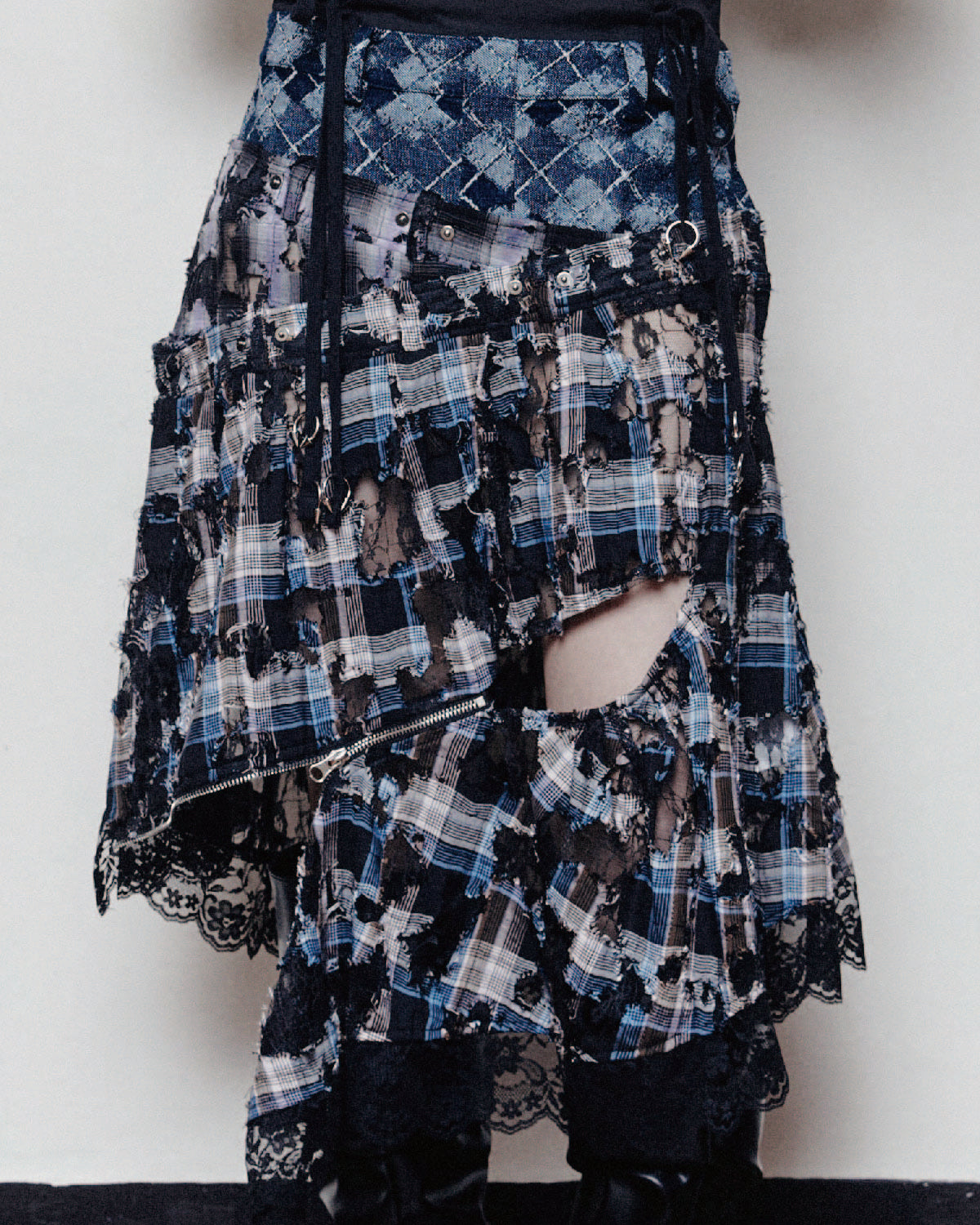 25SS-004 SKIRT - FRAYED BANQUET
