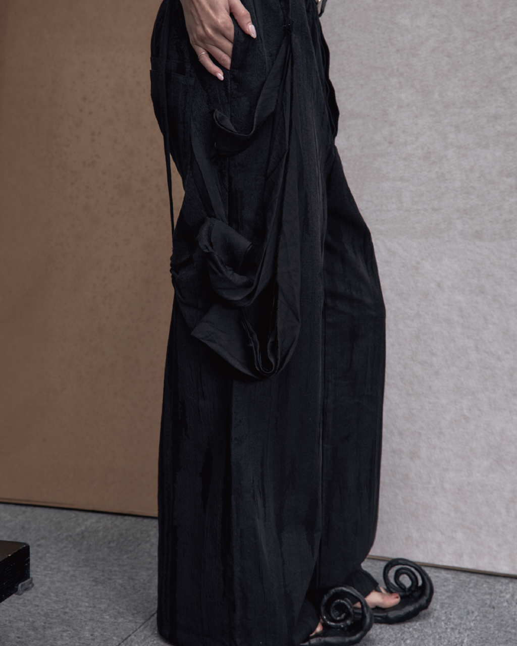 26Pre-Fall 016 Pants - Desolate (Black)