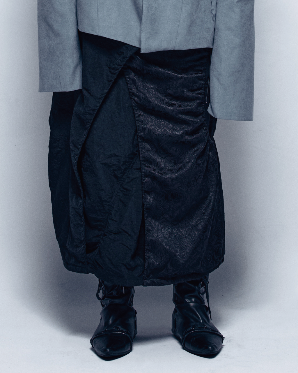 25AW-010 SKIRT - Spiral (Black)