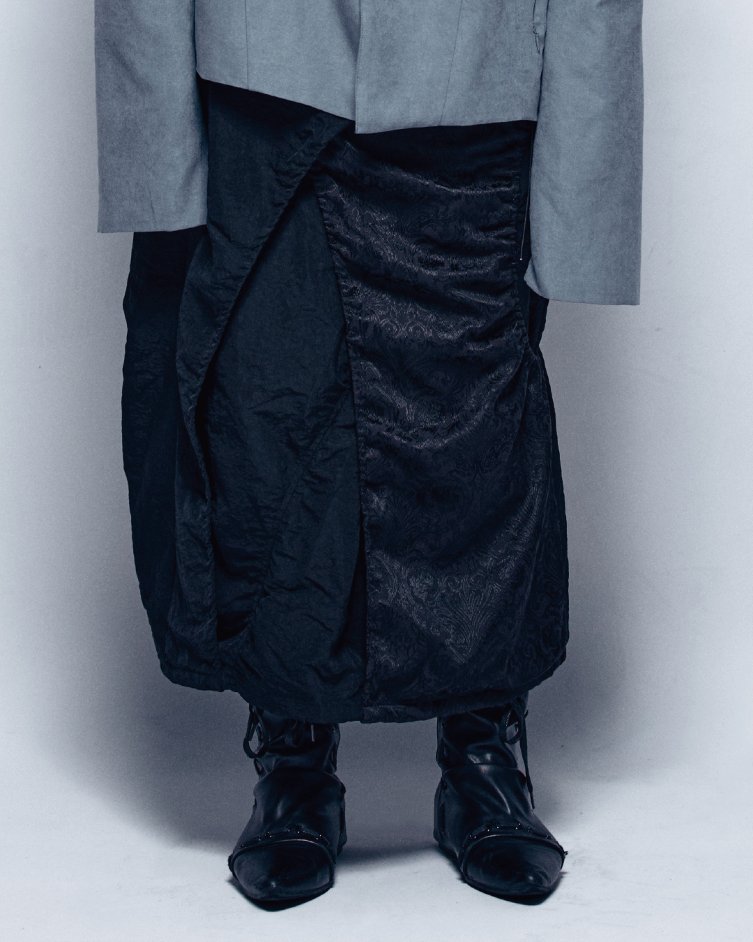 25AW-010 SKIRT - Spiral (Black)