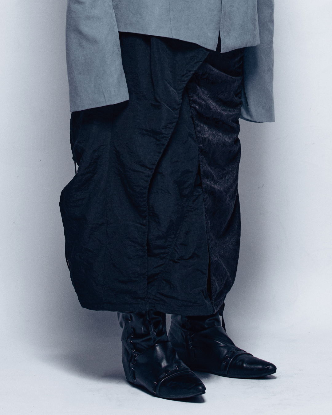25AW-010 SKIRT - Spiral (Black)