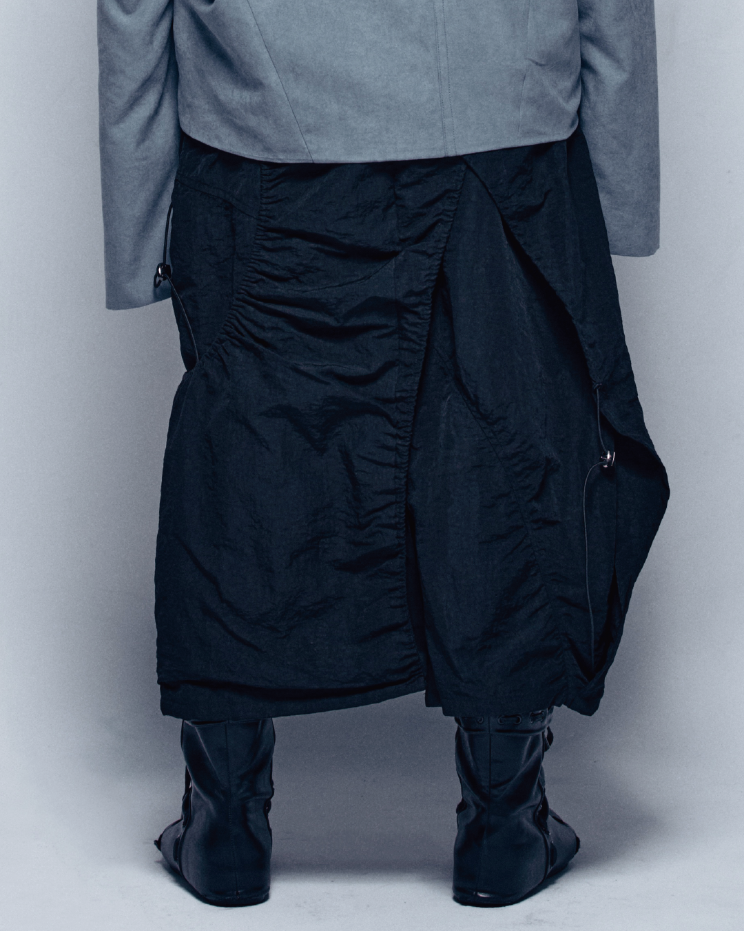 25AW-010 SKIRT - Spiral (Black)