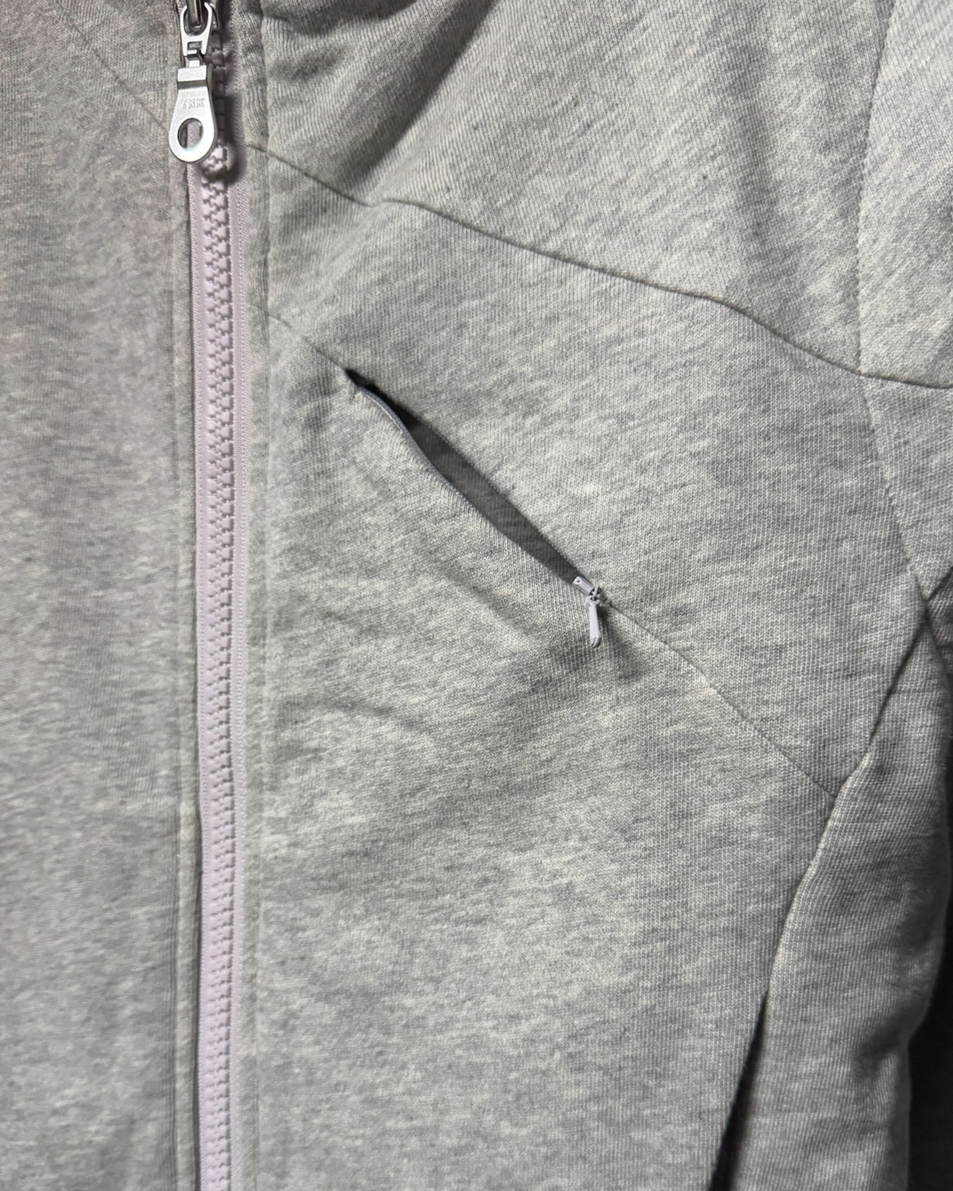 26Pre-Fall 011 Hooded vest - The shackles (Gray)