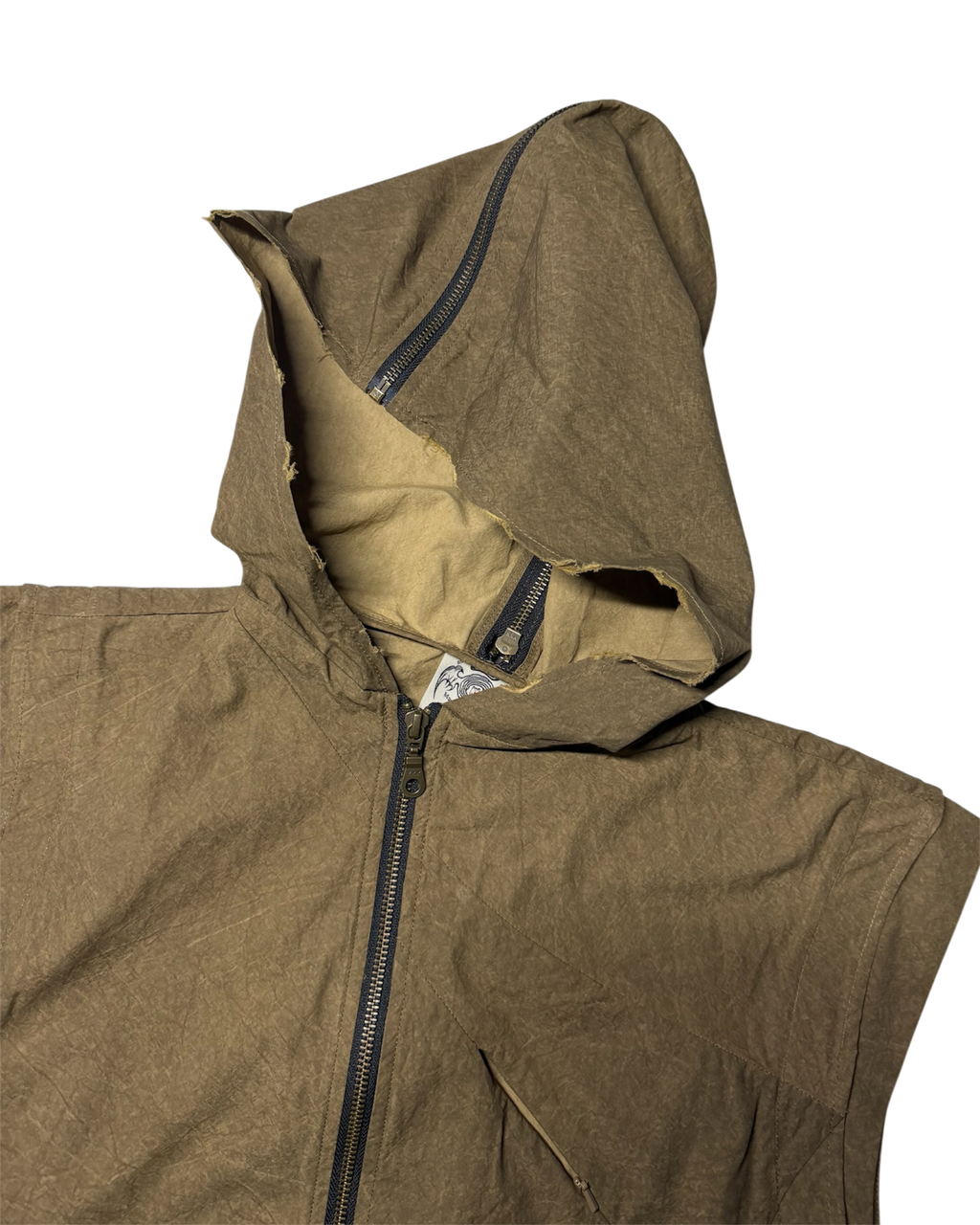 26Pre-Fall 011 Hooded vest - The shackles (Bark Brown)